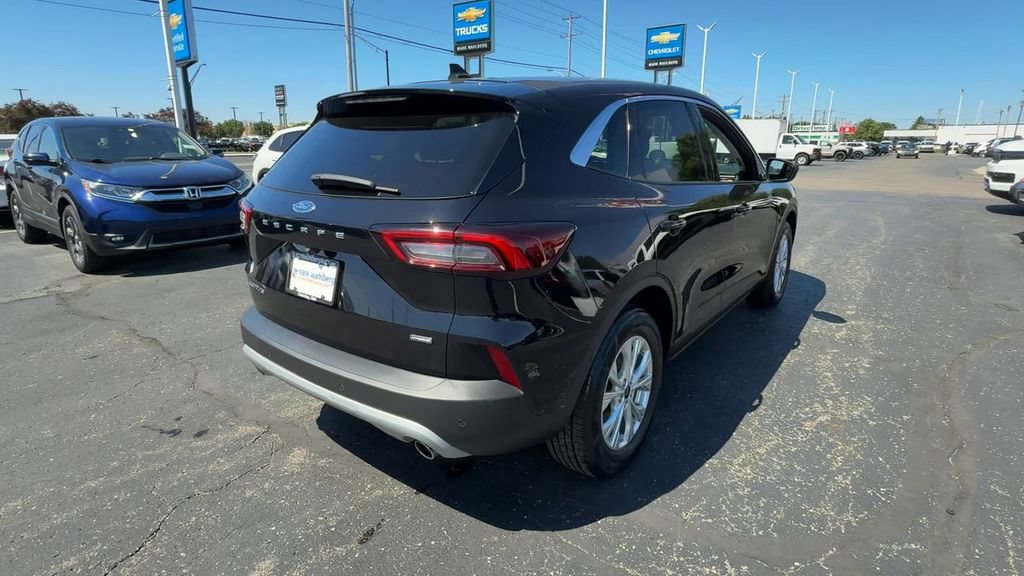 Used 2023 Ford Escape Active w/ Cold Weather Package FWD image 8