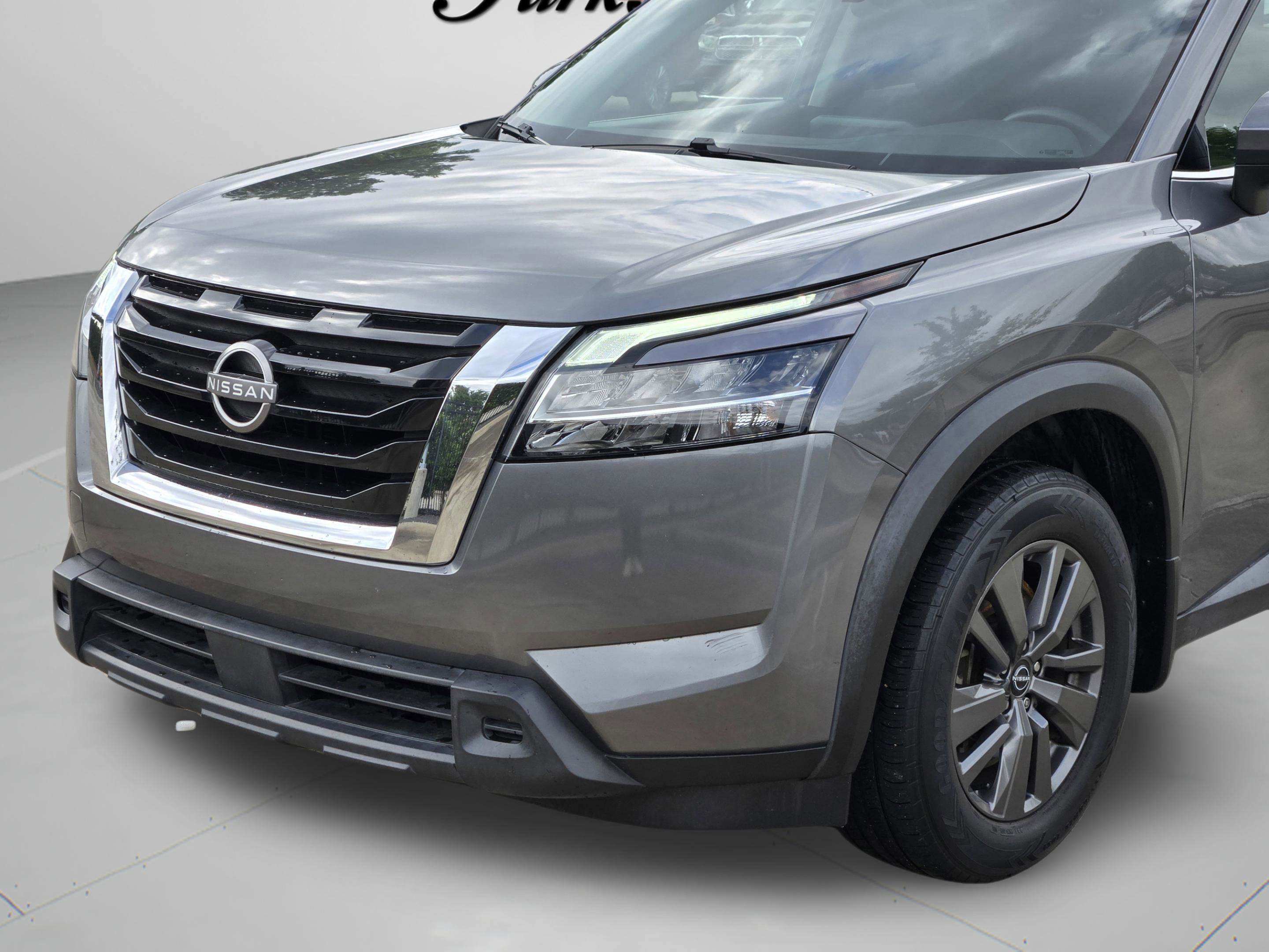 Used 2022 Nissan Pathfinder SV w/ SV Premium Package AWD/4WD image 35