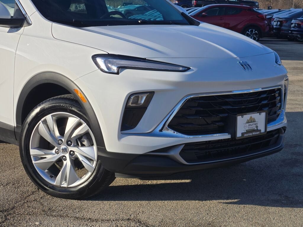 Used 2024 Buick Encore GX Preferred image 3