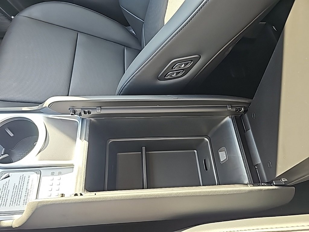 New 2026 Hyundai Ioniq 9 Limited image 24