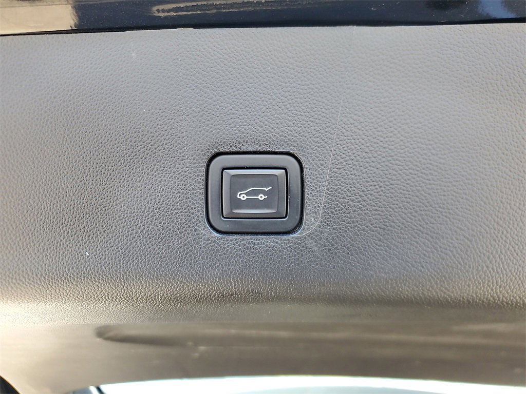 Used 2020 Chevrolet Traverse RS image 8