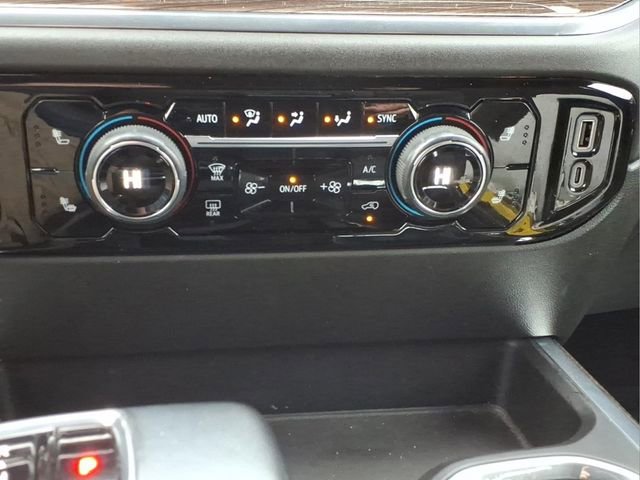 Used 2023 Chevrolet Silverado 1500 RST w/ Convenience Package II AWD/4WD image 19