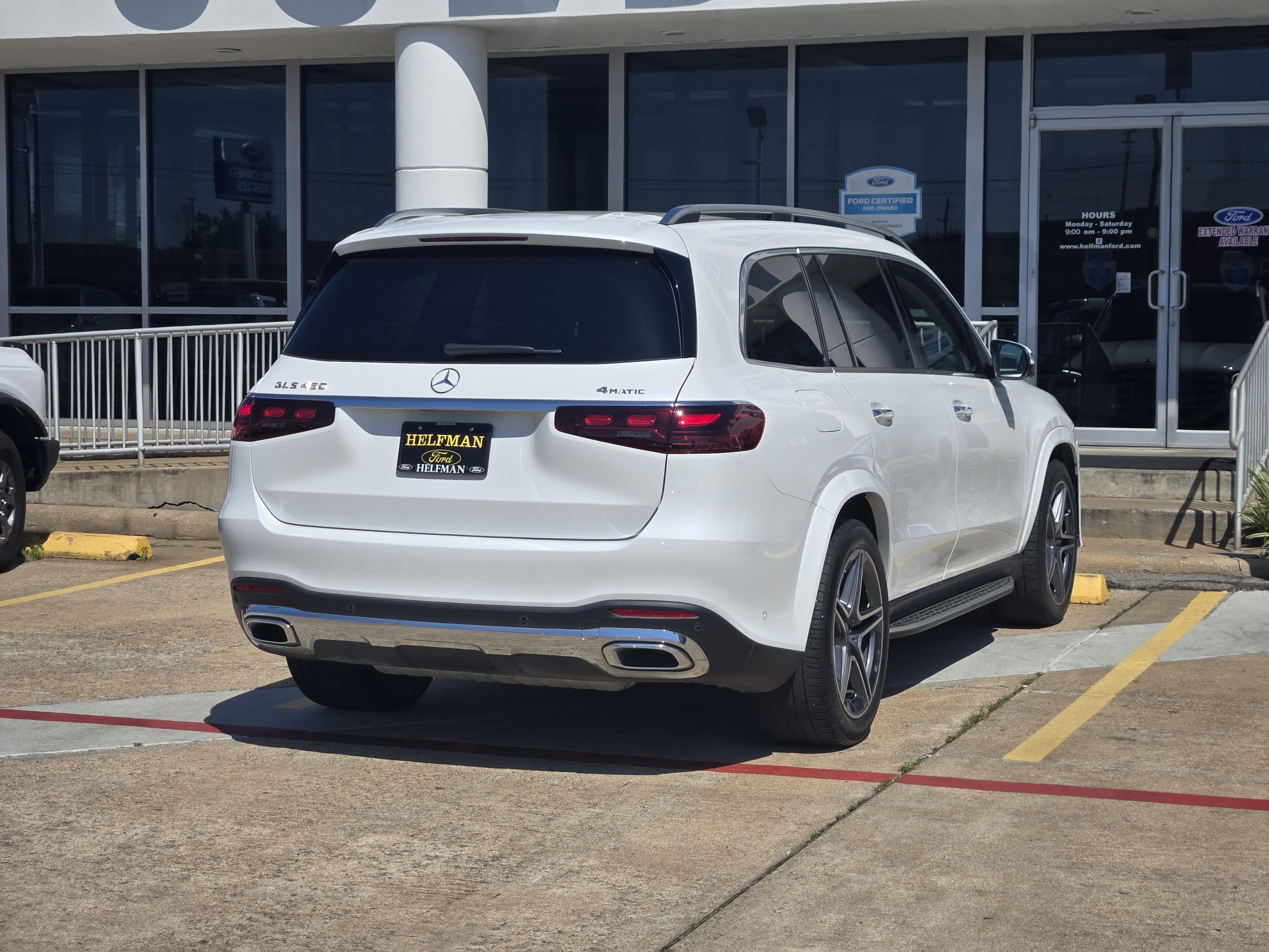 Used 2025 Mercedes-Benz GLS 450 4MATIC image 4