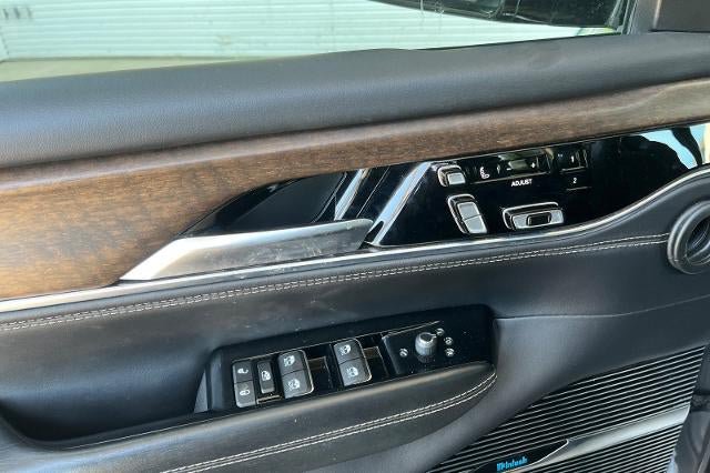 Used 2024 Jeep Grand Wagoneer L 4WD image 15