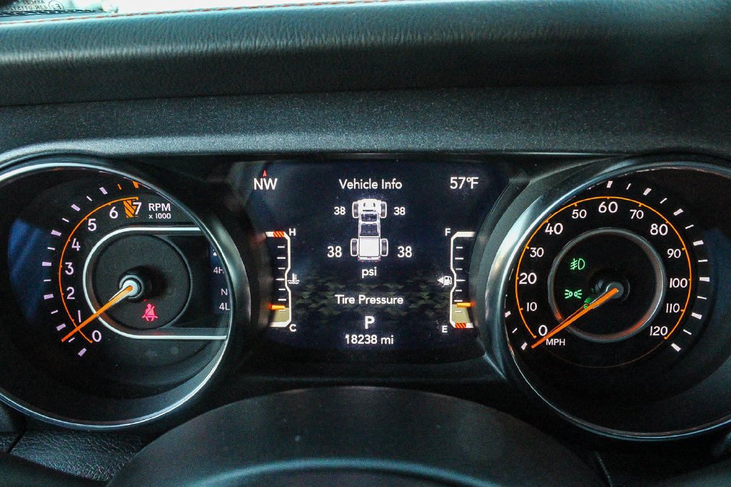 Used 2023 Jeep Gladiator Mojave w/ Safety Group AWD/4WD image 23