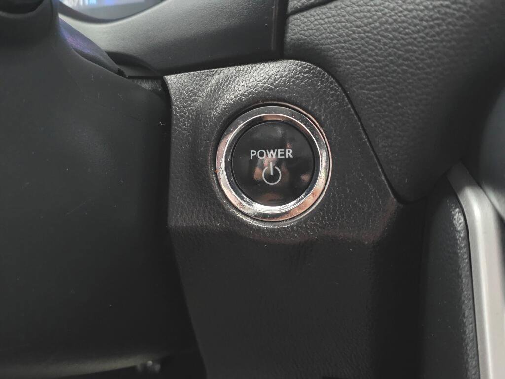 Used 2025 Toyota RAV4 XLE image 31