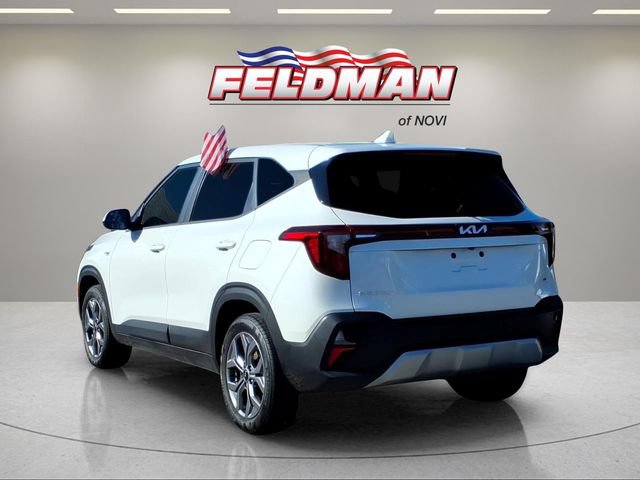 Used 2025 Kia Seltos LX AWD/4WD image 3