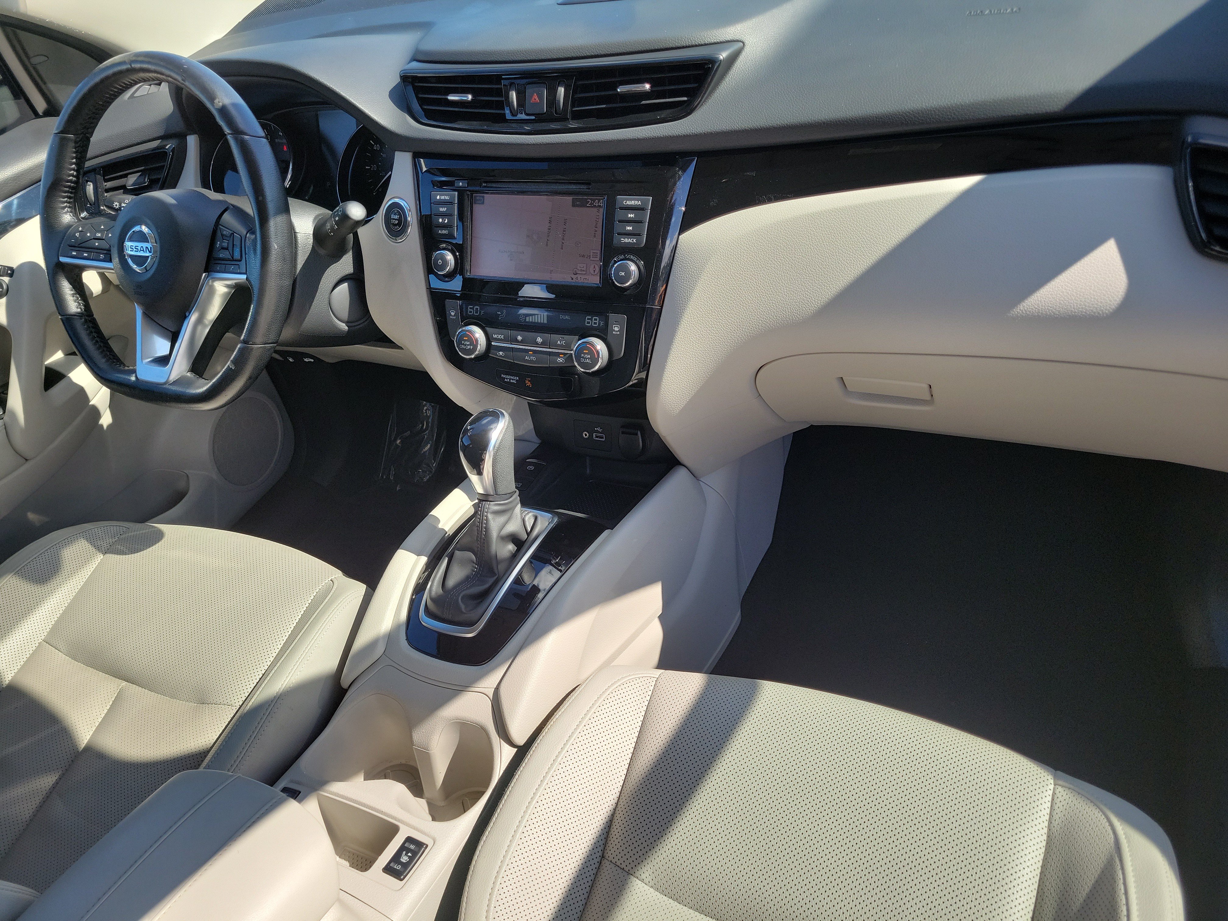 Used 2021 Nissan Rogue Sport SL w/ Premium Package FWD image 14