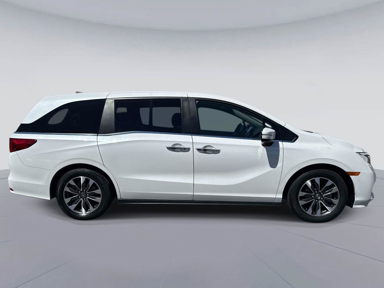 Certified 2024 Honda Odyssey EX-L image 2