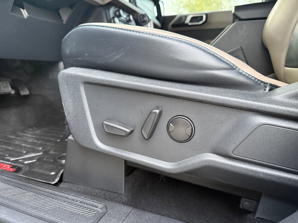 Used 2022 Ford Bronco Wildtrak image 35