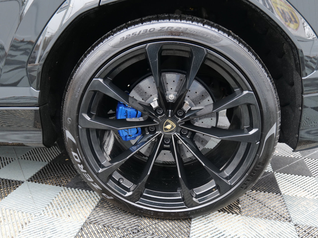 Used 2021 Lamborghini Urus image 87