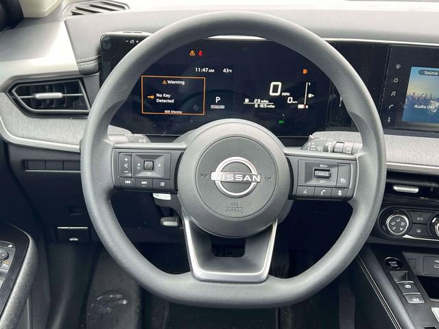 Used 2025 Nissan Kicks SV w/ Illumination Package image 15