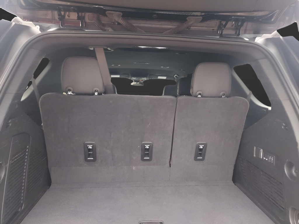 Used 2025 Chevrolet Tahoe Premier AWD/4WD image 22