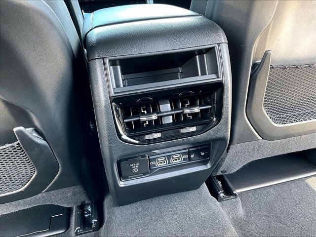 Used 2024 Jeep Grand Cherokee Limited w/ Black Appearance Package image 25