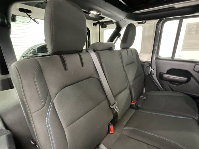 Used 2022 Jeep Wrangler Unlimited Rubicon 4xe w/ Cold Weather Group AWD/4WD image 14