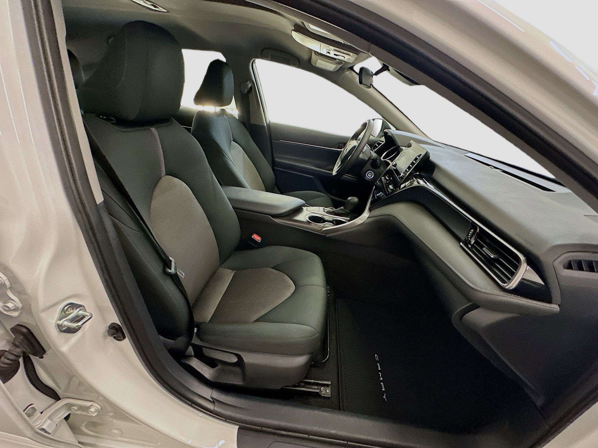 Used 2024 Toyota Camry LE FWD image 32