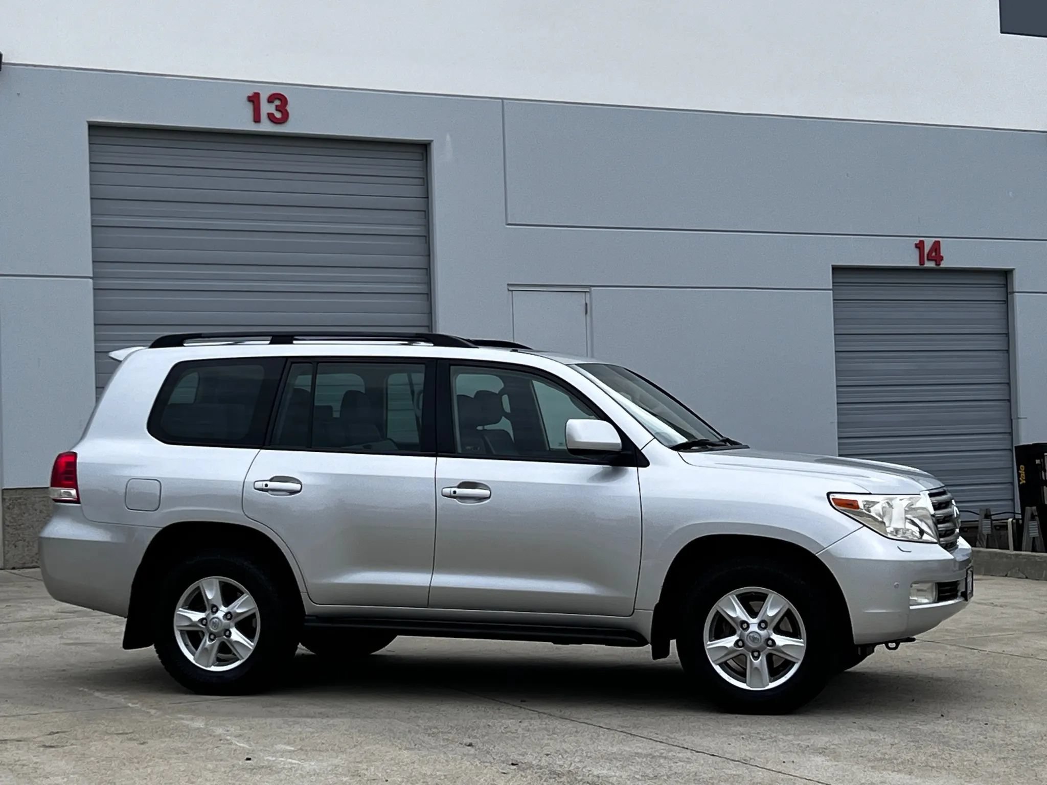 Used 2008 Toyota Land Cruiser AWD/4WD image 2