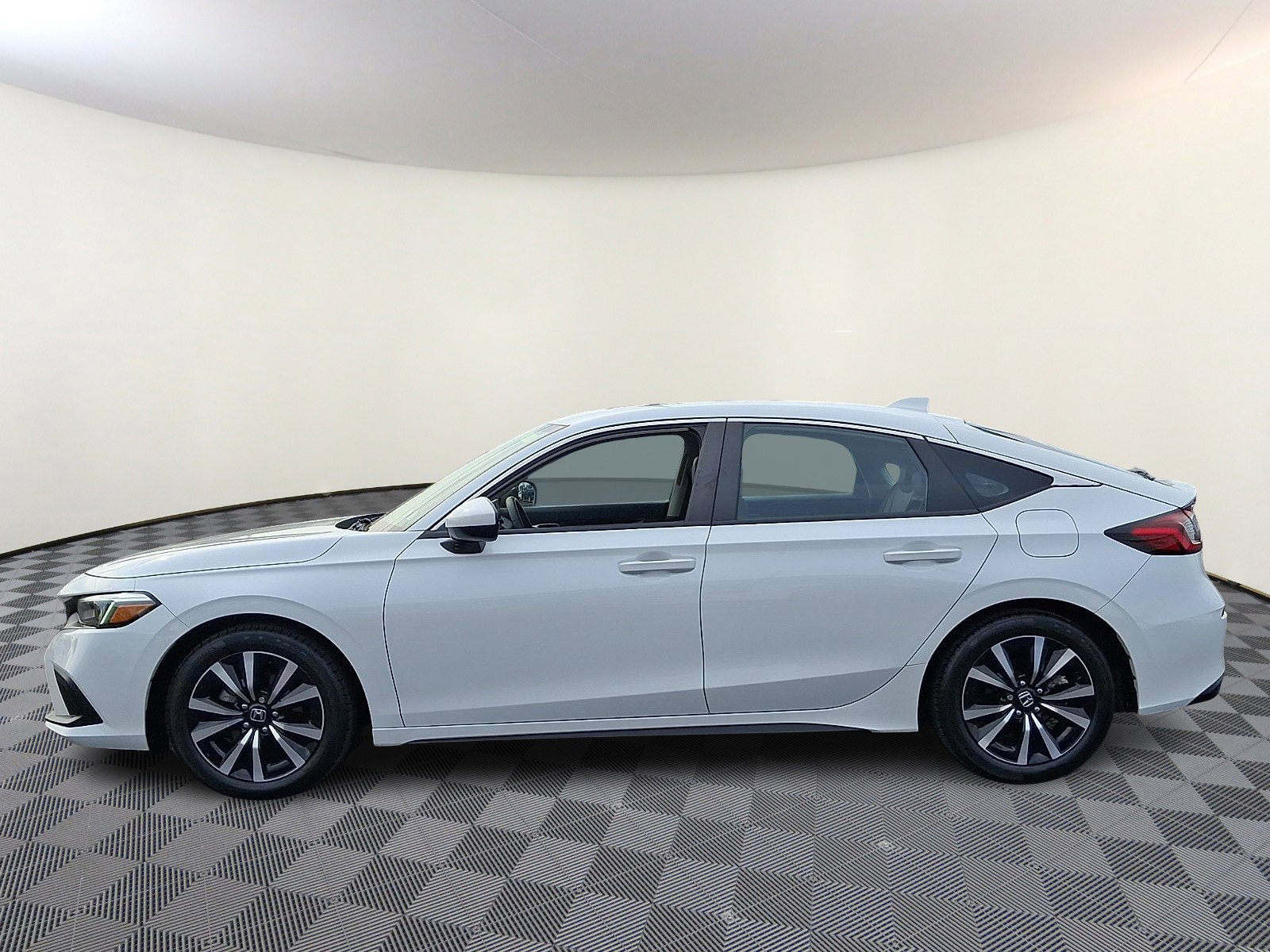 Used 2024 Honda Civic EX-L image 4