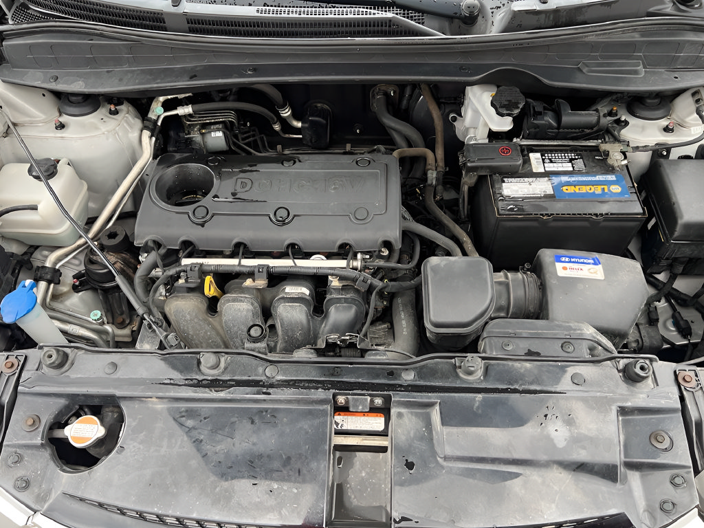 Used 2011 Hyundai Tucson Limited AWD/4WD image 9