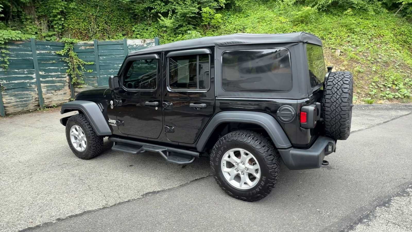 Used 2021 Jeep Wrangler Unlimited Sport AWD/4WD image 6