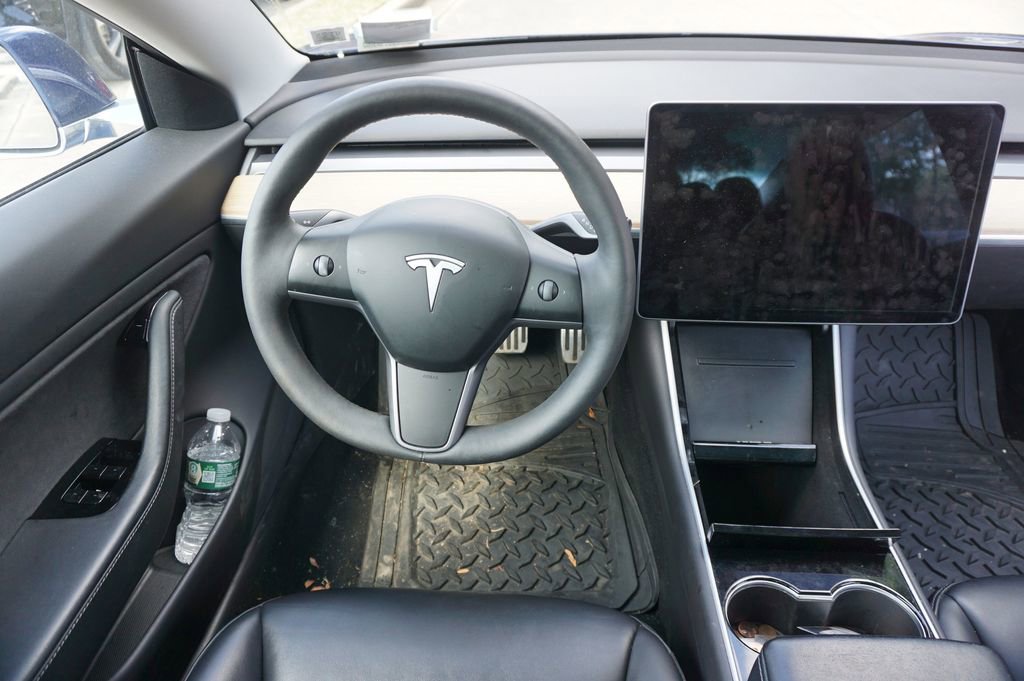 Used 2019 Tesla Model 3 Standard Range RWD image 5