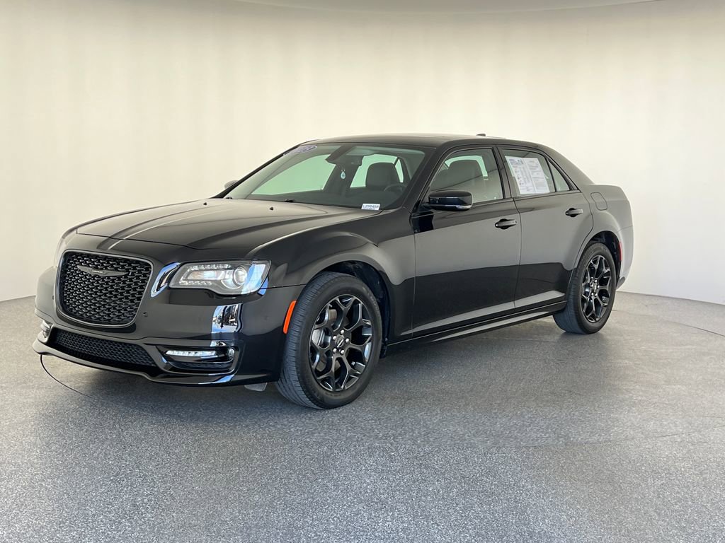 Used 2023 Chrysler 300 Touring L w/ Popular Equipment Group image 9
