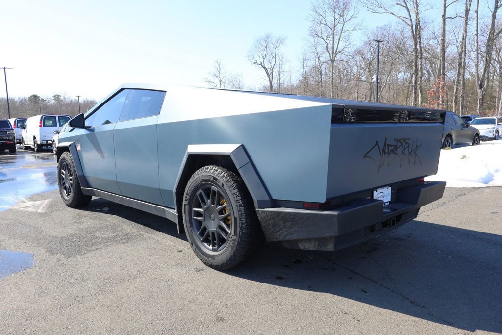 Used 2024 Tesla Cybertruck AWD Crew Cab image 3