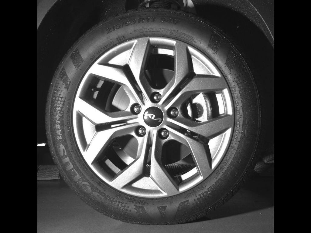 Certified 2026 Kia Seltos LX AWD/4WD image 11
