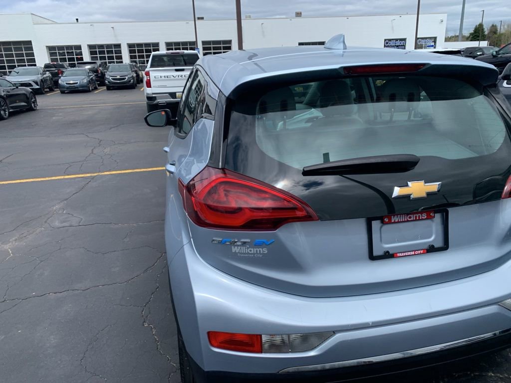 Used 2017 Chevrolet Bolt LT FWD image 8