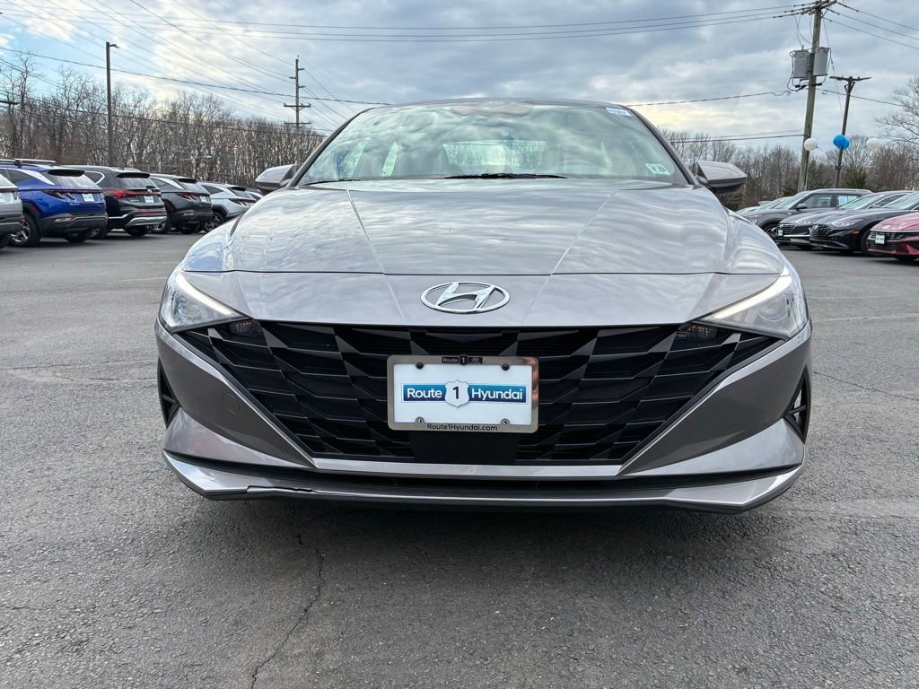 Used 2023 Hyundai Elantra SEL w/ Convenience Package FWD image 2
