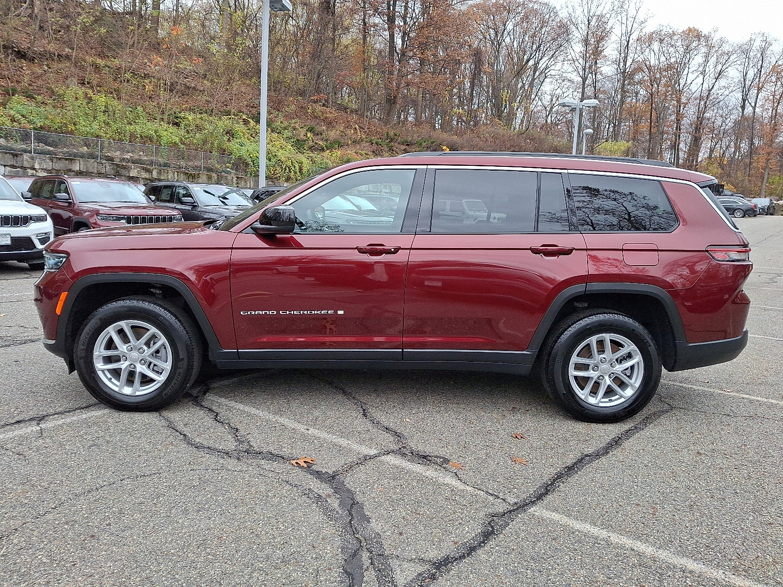 Certified 2024 Jeep Grand Cherokee L Laredo w/ Luxury Tech Group I image 4