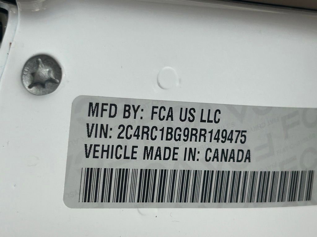 Used 2024 Chrysler Pacifica Touring-L image 45