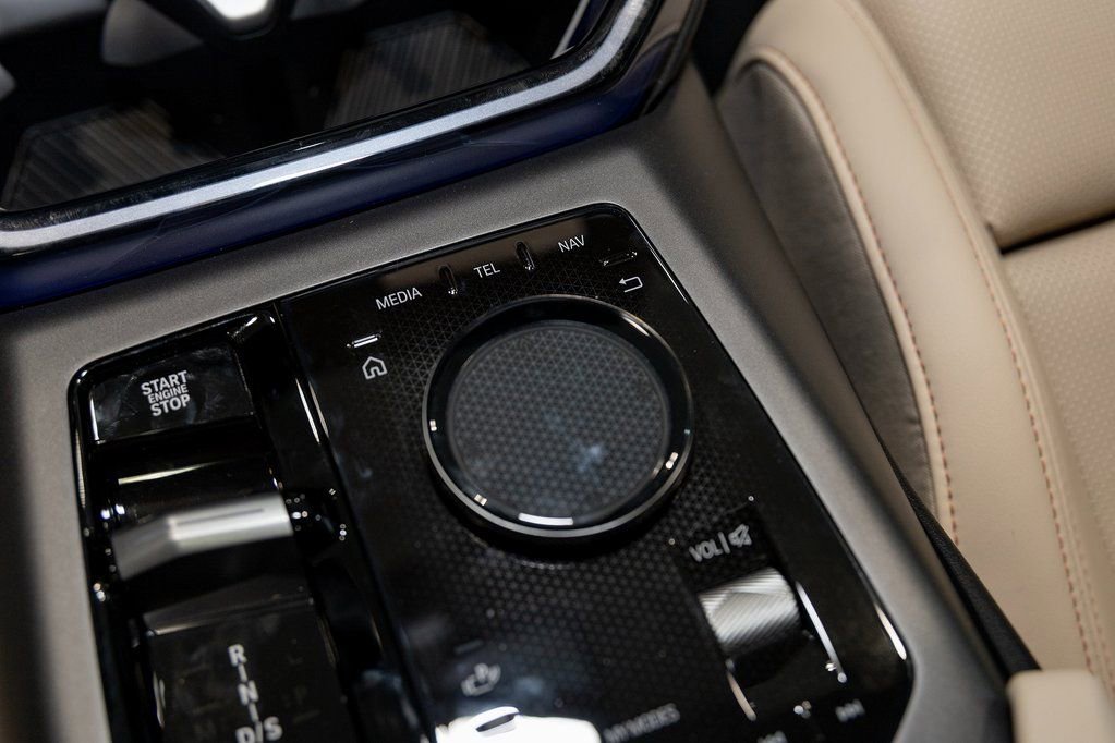 Used 2026 BMW X3 xDrive30 w/ Convenience Package image 24