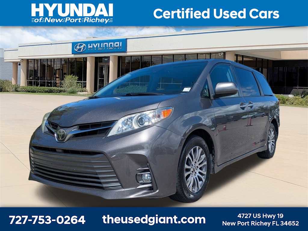 Used 2018 Toyota Sienna XLE