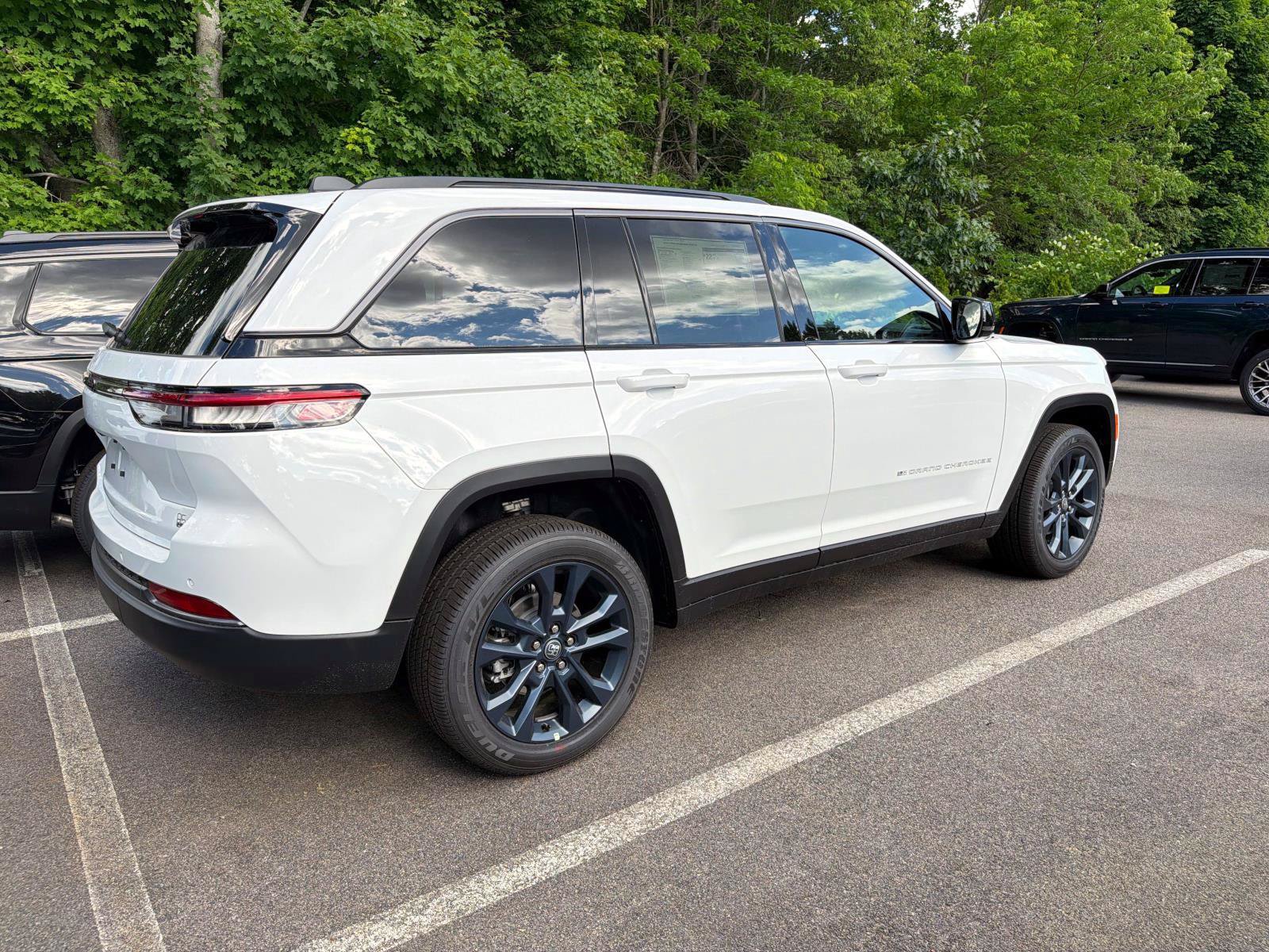 New 2026 Jeep Grand Cherokee Limited AWD/4WD image 2