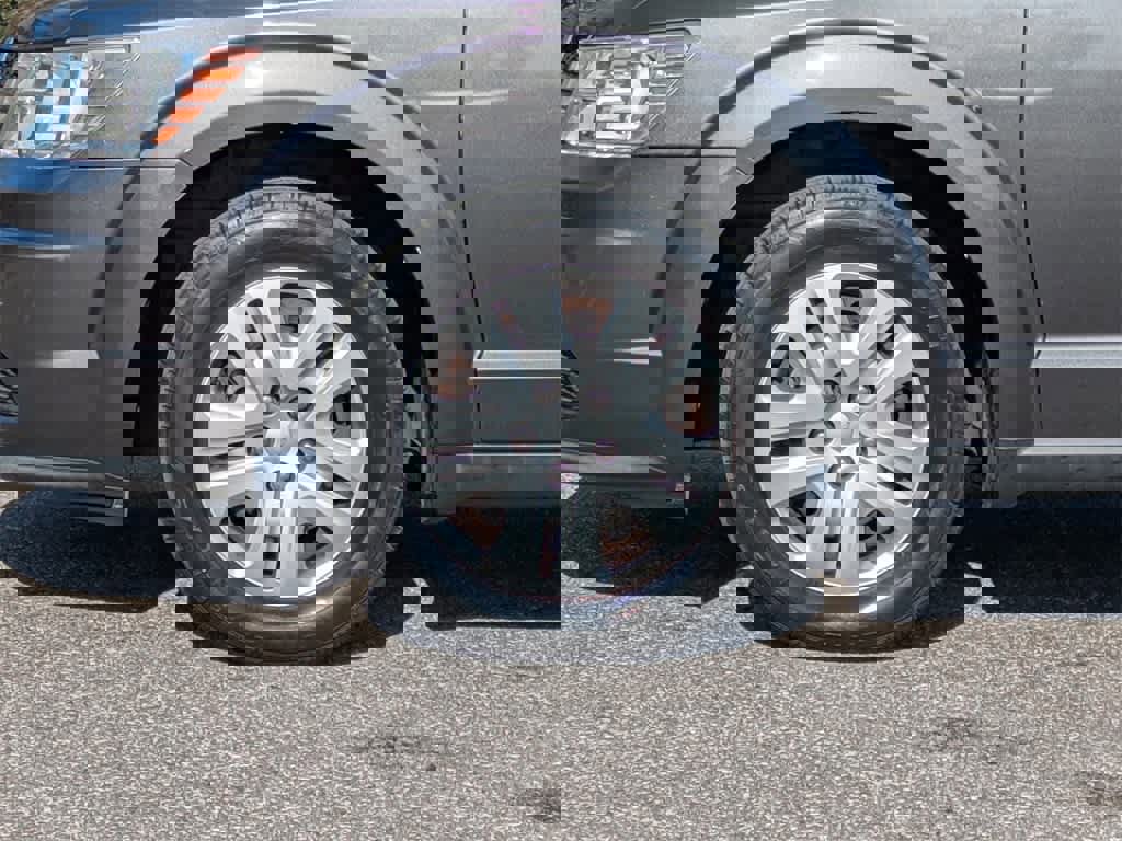 Used 2016 Dodge Journey SE w/ Flexible Seating Group image 10