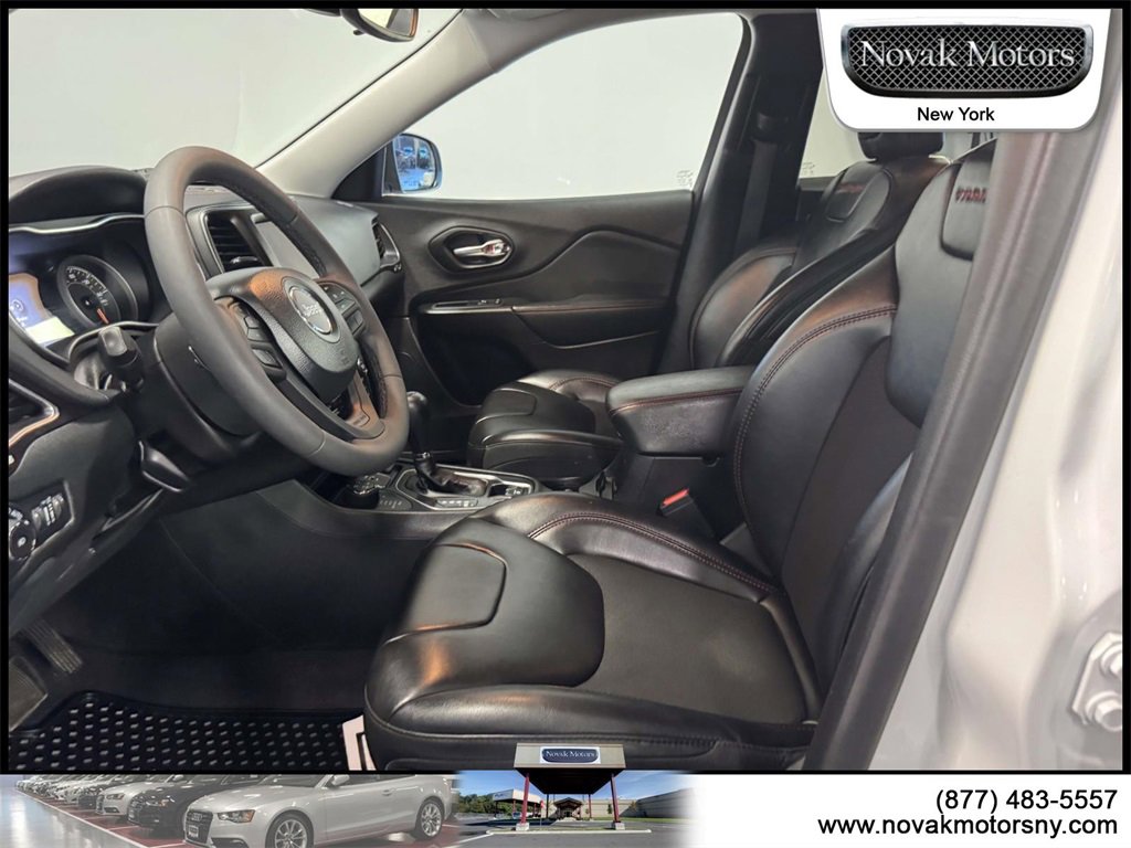 Used 2022 Jeep Cherokee Trailhawk image 12