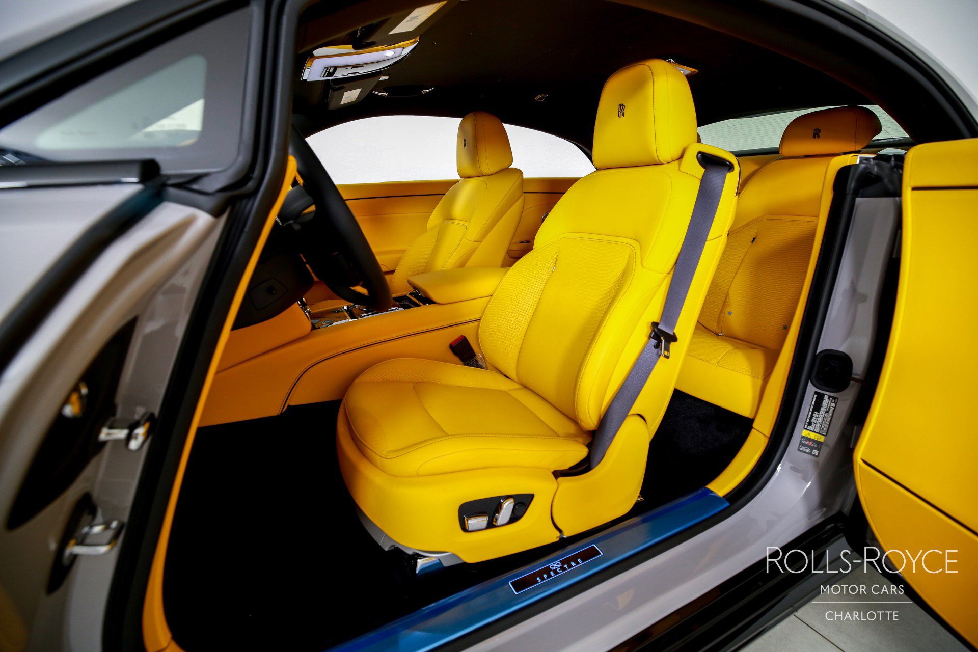 New 2025 Rolls-Royce Spectre Black Badge w/ Spectre Enhancement Package image 13