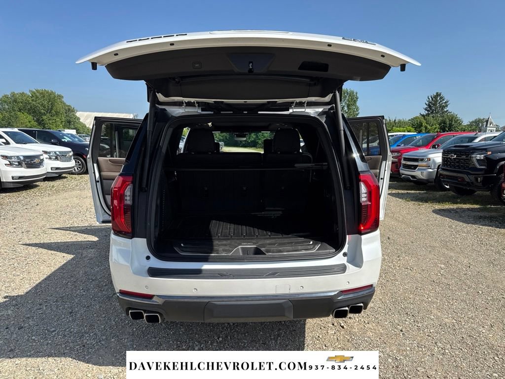 Used 2025 GMC Yukon XL Denali Ultimate w/ LPO, Illumination Package AWD/4WD image 39