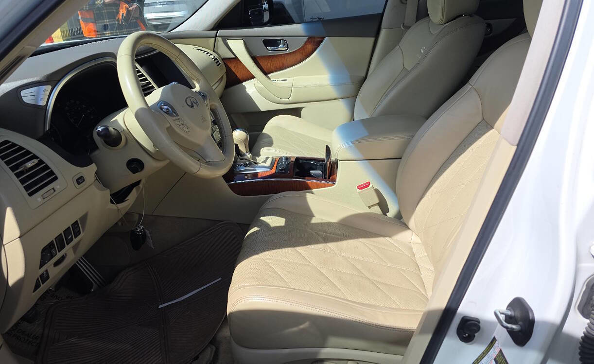 Used 2013 INFINITI FX37 2WD w/ Premium Pkg image 4