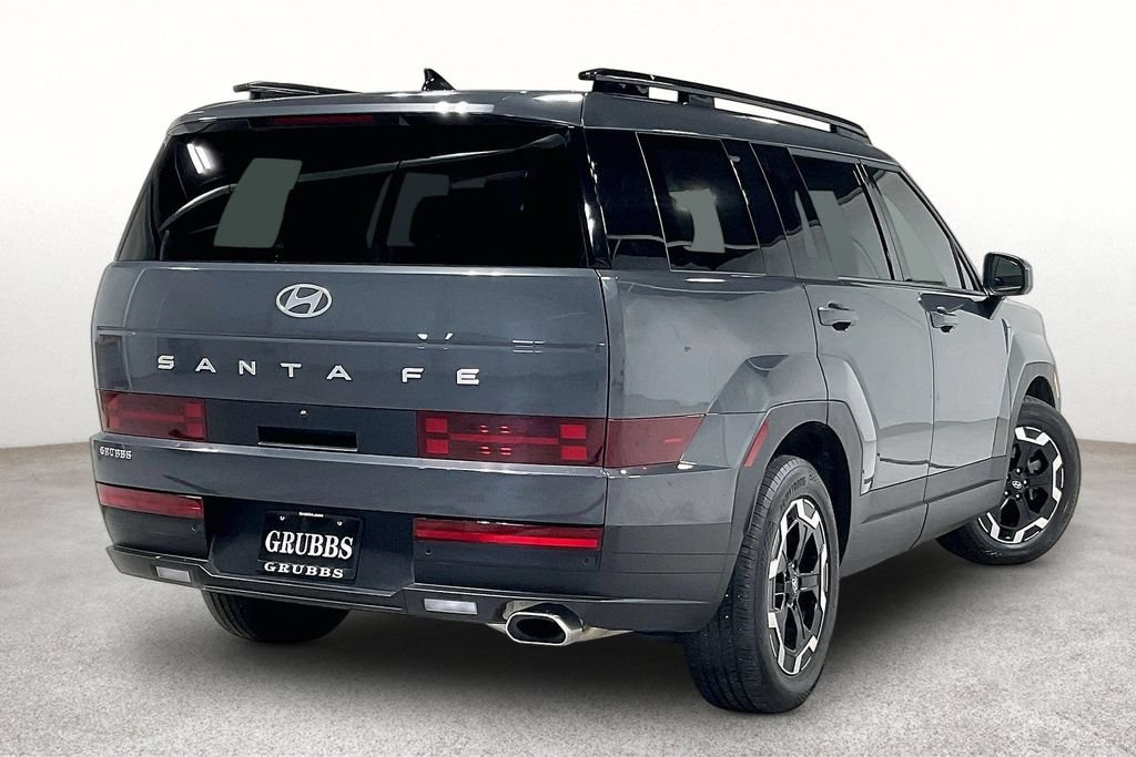 Used 2025 Hyundai Santa Fe SEL FWD image 2