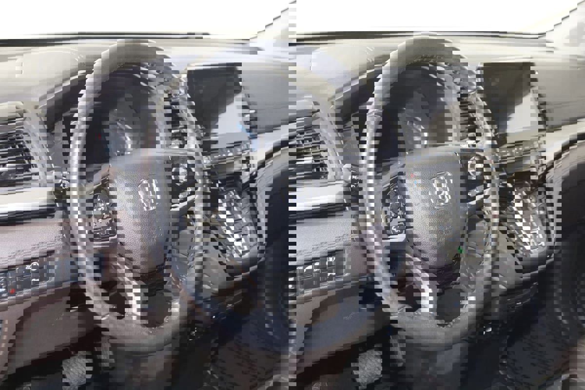 Used 2023 Honda Odyssey Touring image 6