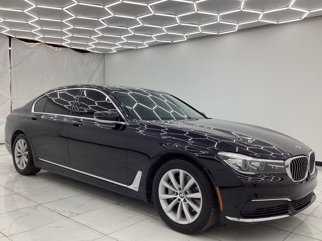 Used 2019 BMW 740i xDrive image 7