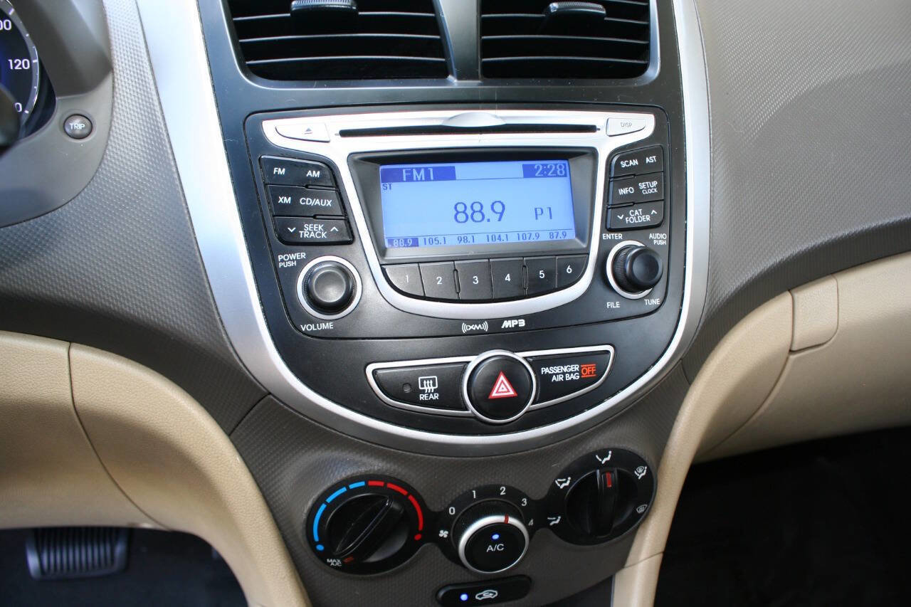 Used 2013 Hyundai Accent GLS FWD image 18
