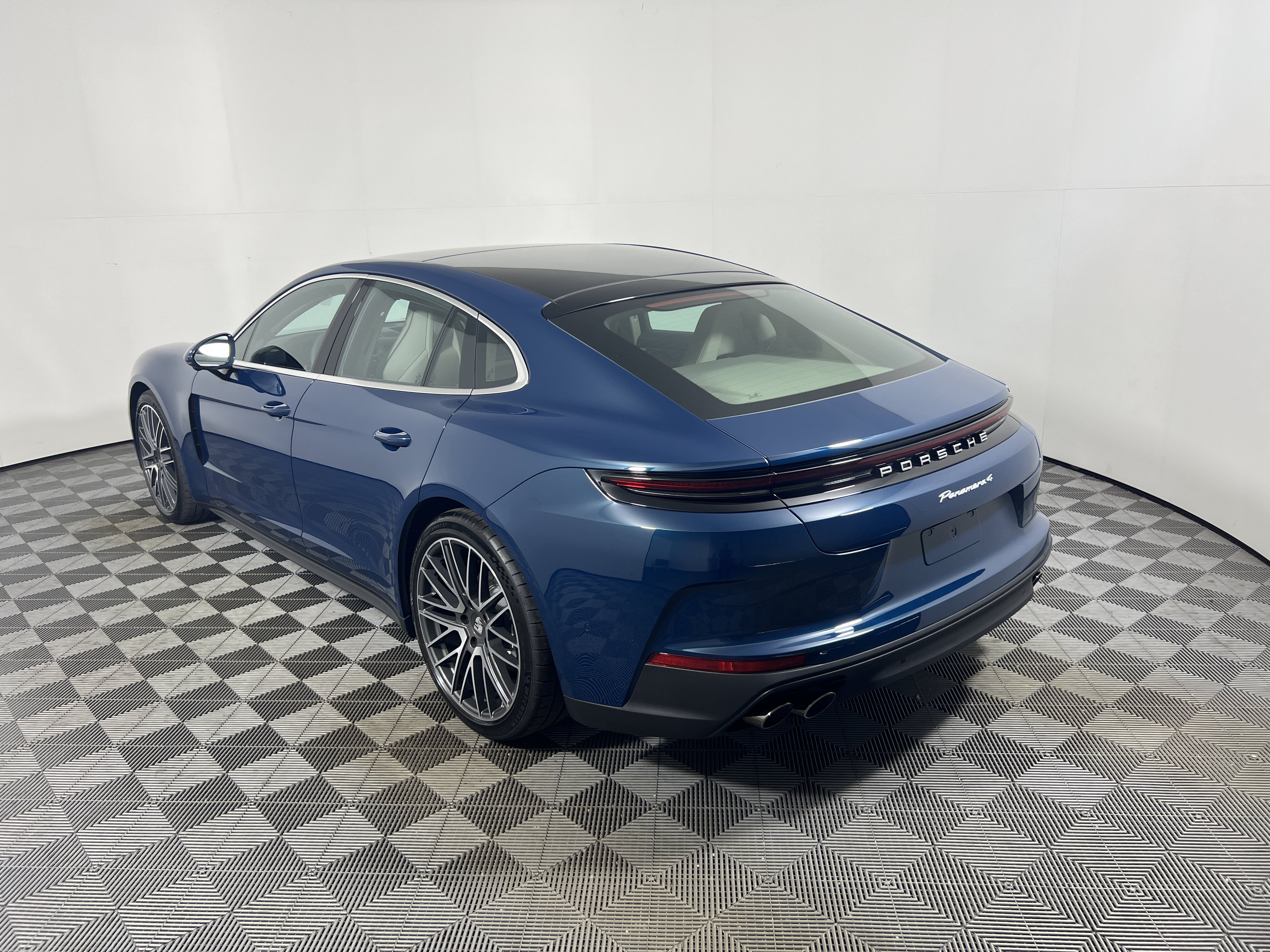 New 2026 Porsche Panamera 4 AWD/4WD image 3