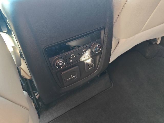 Used 2024 Buick Enclave Avenir image 21