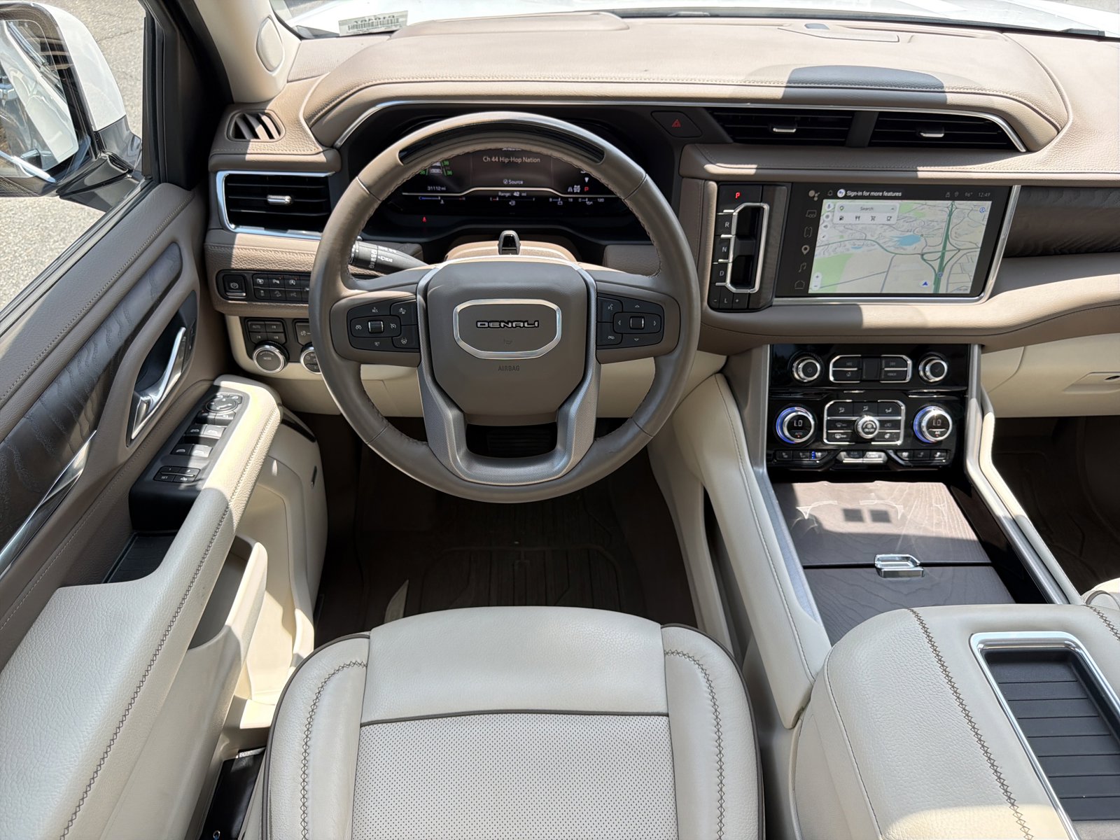 Used 2024 GMC Yukon Denali w/ Advanced Technology Package AWD/4WD image 32