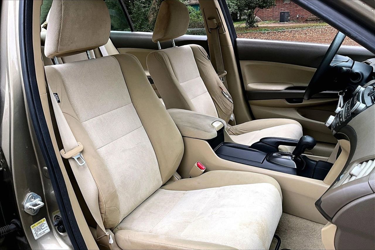 Used 2010 Honda Accord LX-P image 27