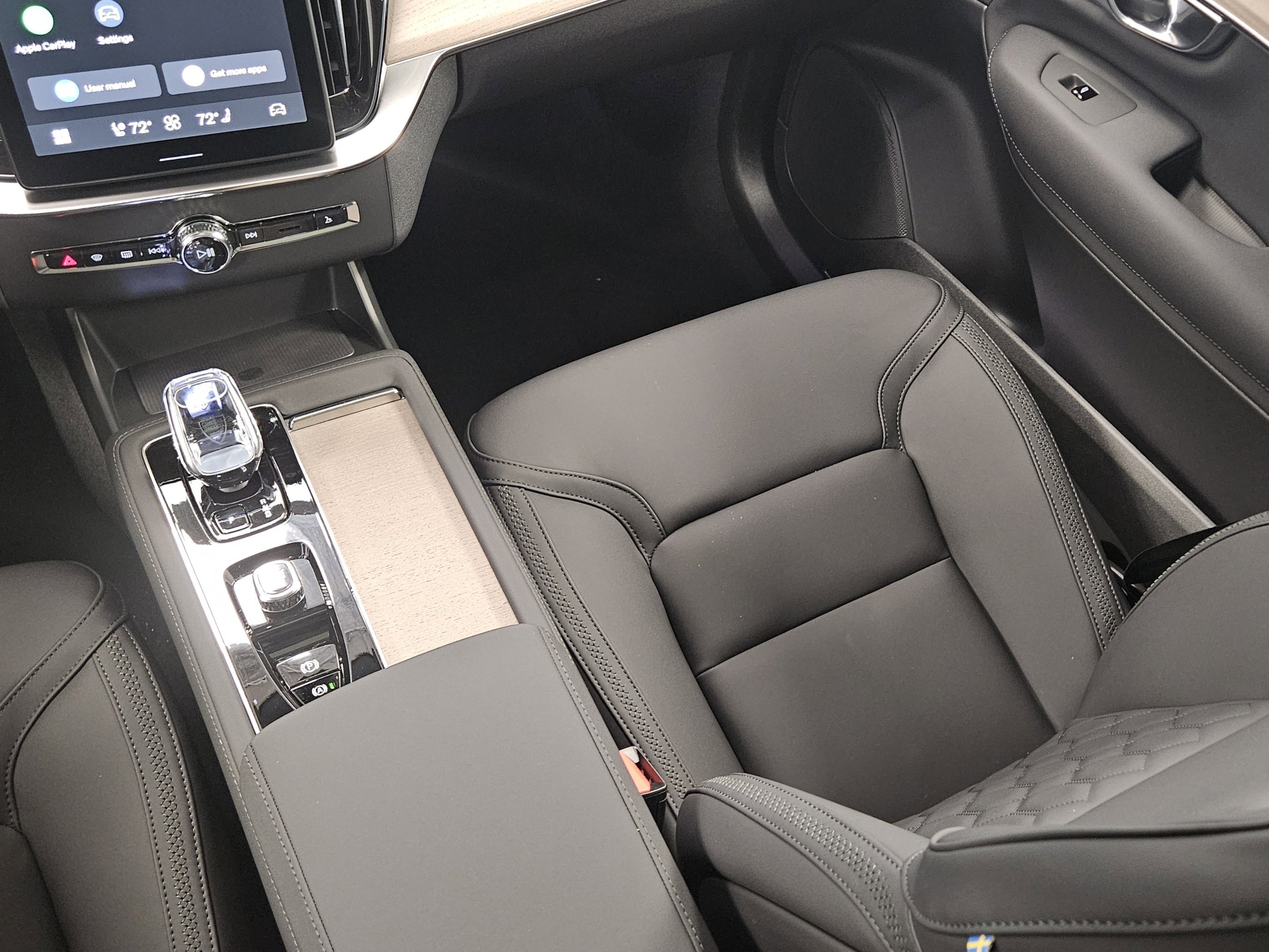 New 2026 Volvo XC90 T8 Plus w/ Protection Package AWD/4WD image 16