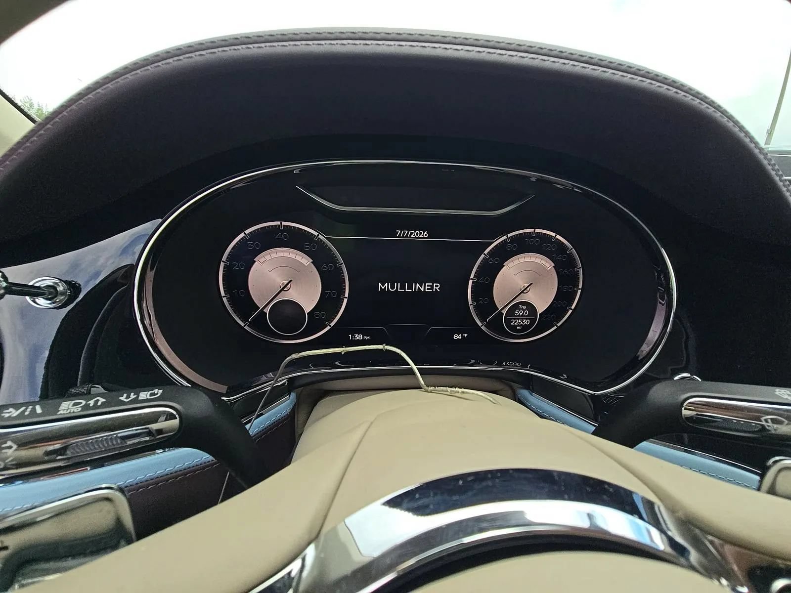 Used 2022 Bentley Flying Spur V8 AWD/4WD image 4